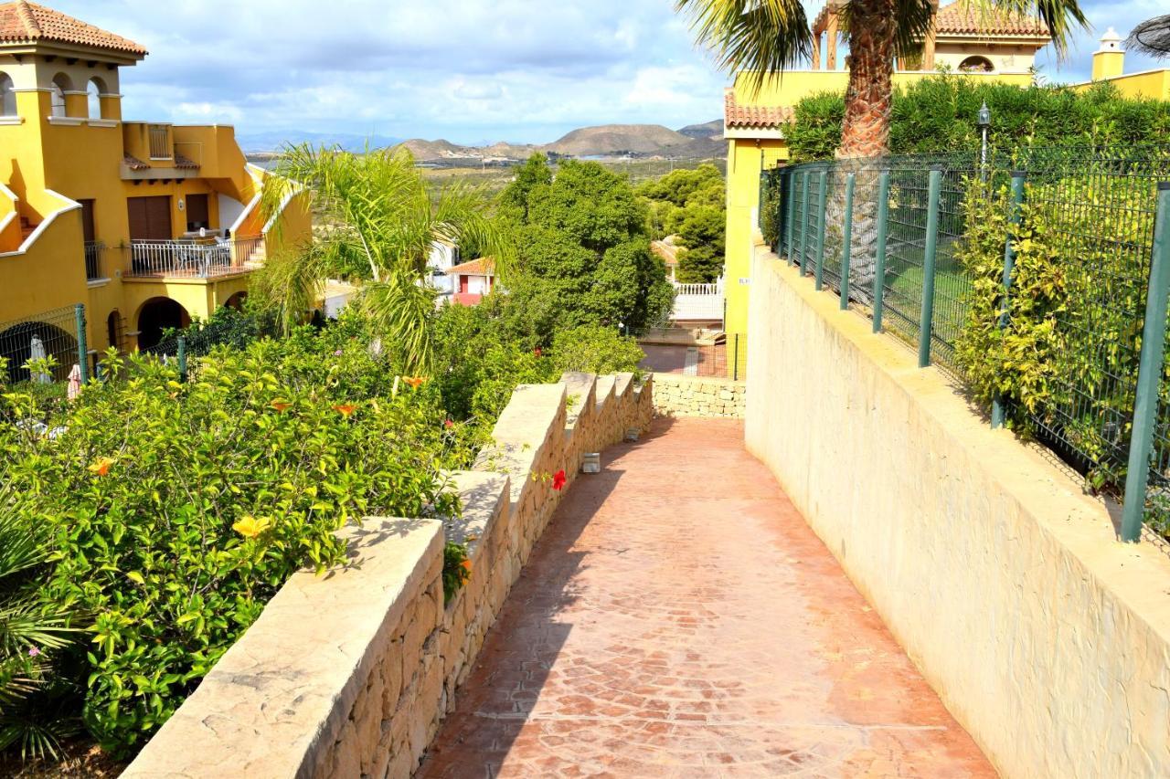 Apartamento Con Hermoso Jardin Y Ac Isla Plana Exteriör bild