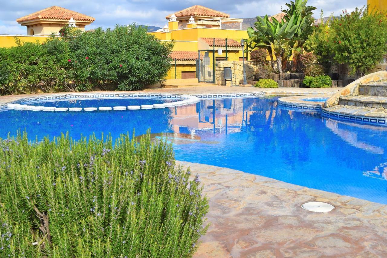 Apartamento Con Hermoso Jardin Y Ac Isla Plana Exteriör bild