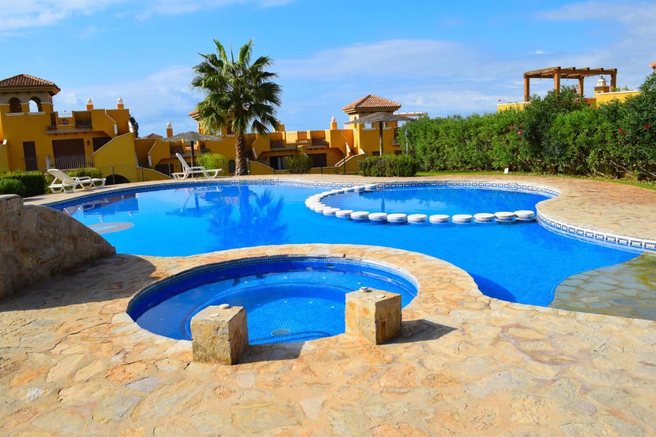 Apartamento Con Hermoso Jardin Y Ac Isla Plana Exteriör bild