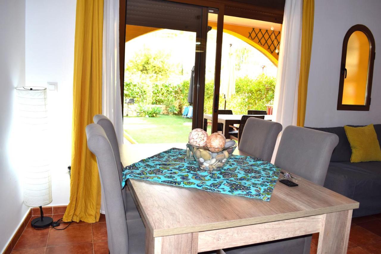 Apartamento Con Hermoso Jardin Y Ac Isla Plana Exteriör bild