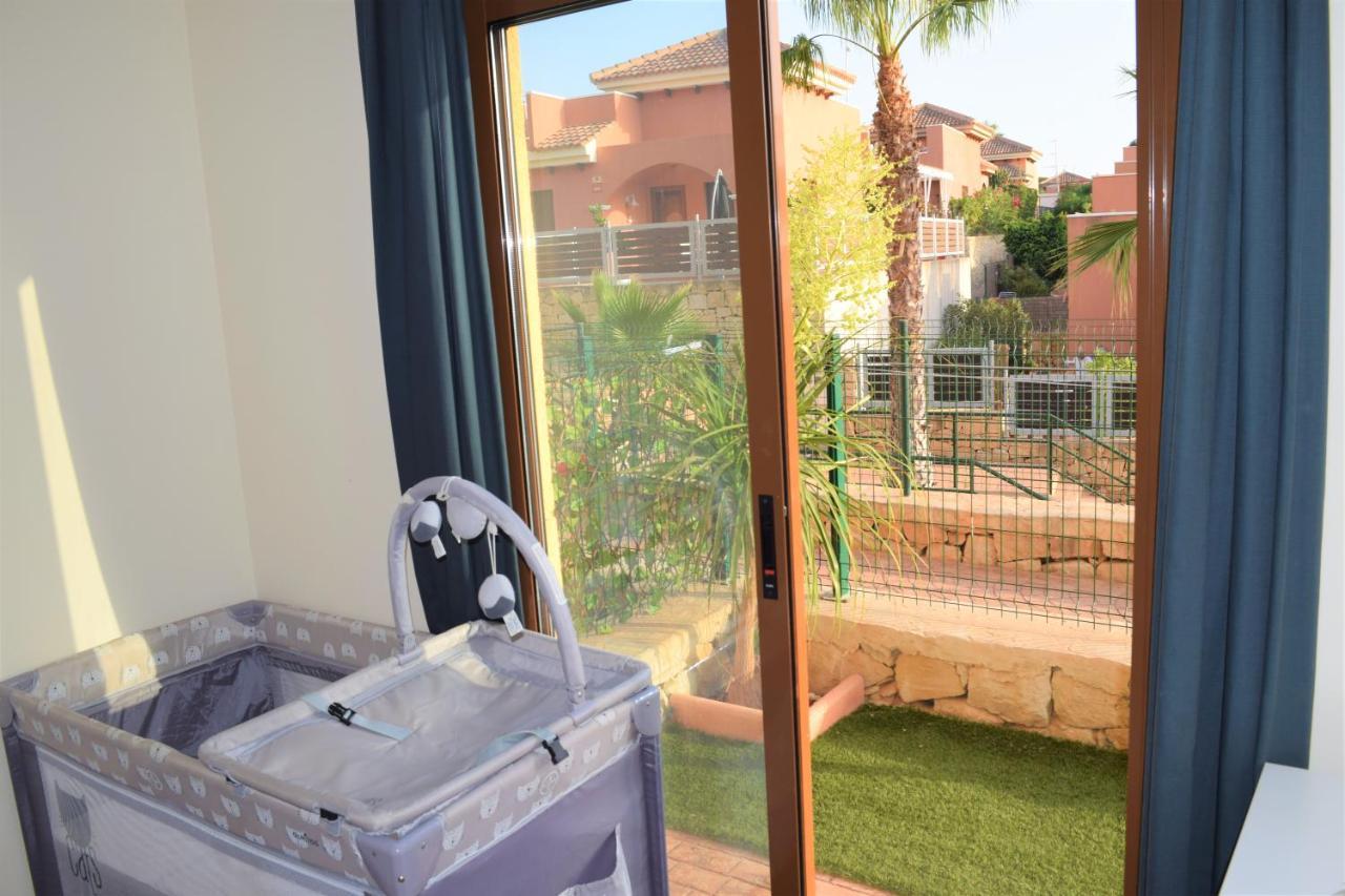 Apartamento Con Hermoso Jardin Y Ac Isla Plana Exteriör bild