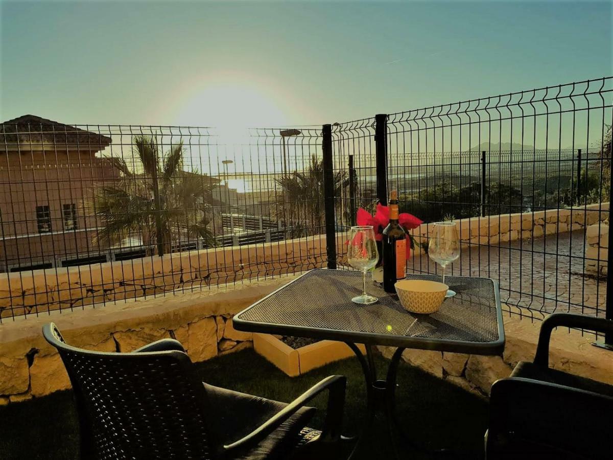 Apartamento Con Hermoso Jardin Y Ac Isla Plana Exteriör bild